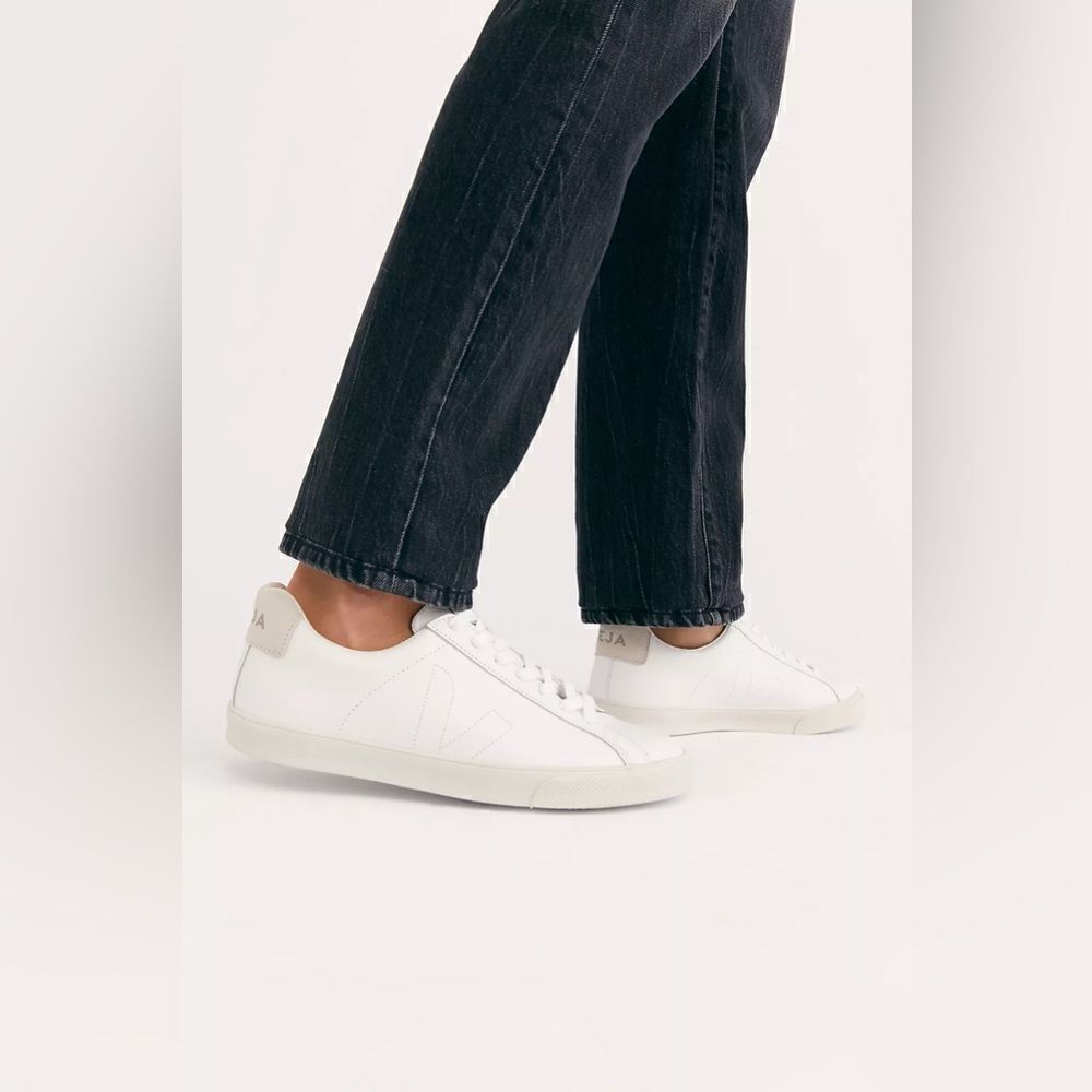NEW Veja Womens Esplar Leather Trainers Sneakers White 6 / 37